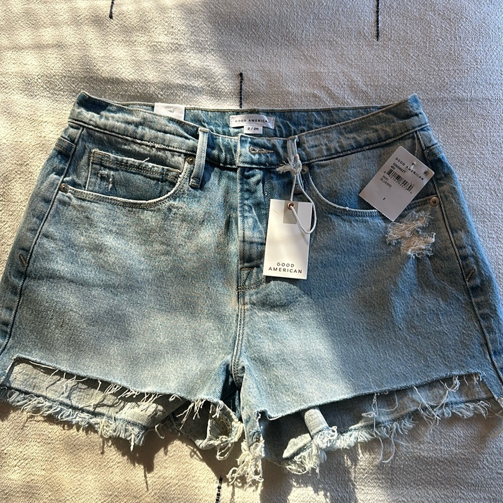 NEW! NWT Good Americann Jean shorts 2/26